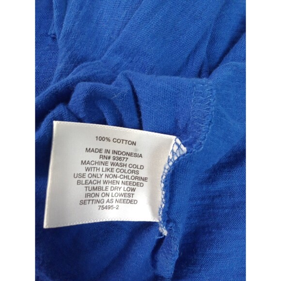 City Streets Women  Medium  Blue short sleeve V Neck‎ Pocket tee shirt - Picture 7 of 7